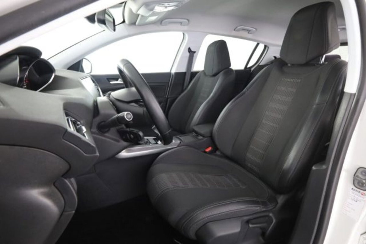 Peugeot 308 BlueHDi 120 S&S EAT6 Allure (2)
