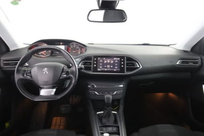 Peugeot 308 BlueHDi 120 S&S EAT6 Allure (4)