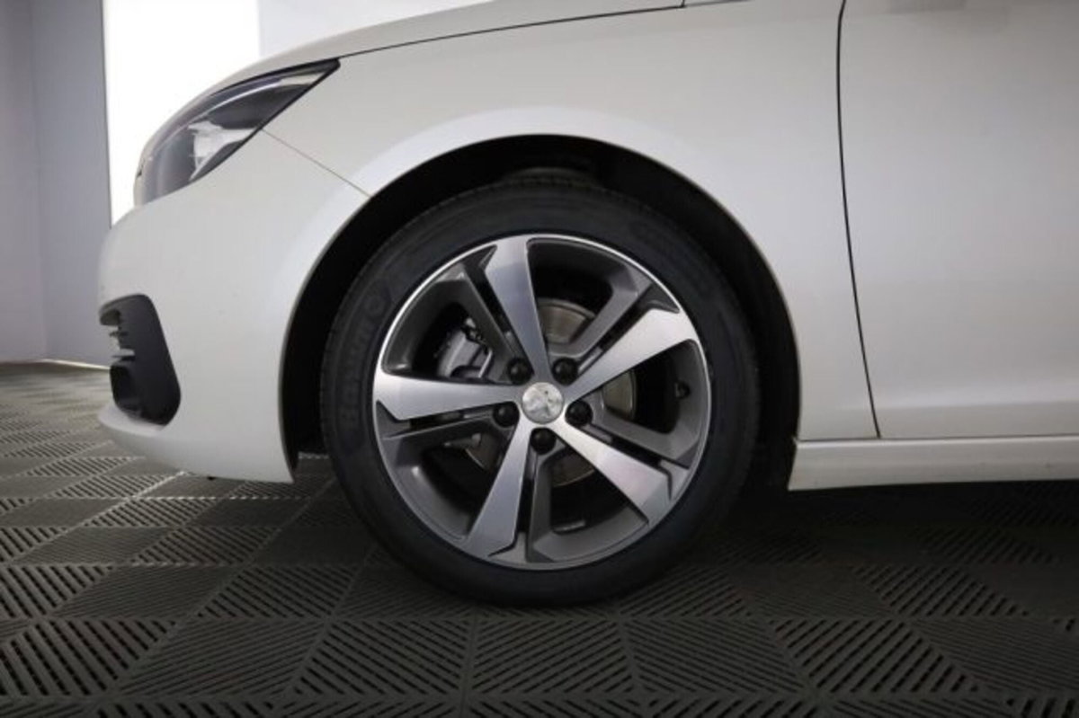 Peugeot 308 BlueHDi 120 S&S EAT6 Allure (8)