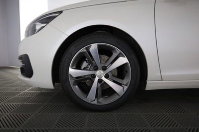 Peugeot 308 BlueHDi 120 S&S EAT6 Allure (8)