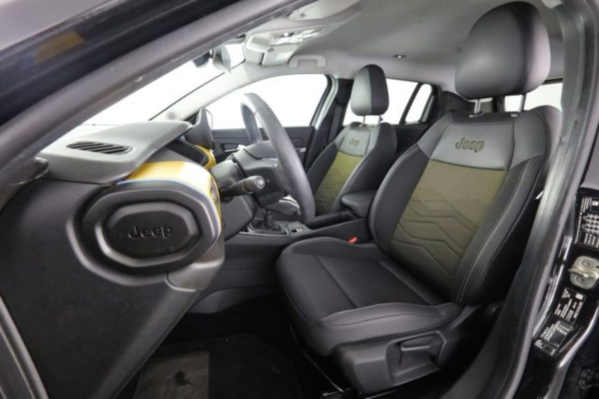 Jeep Avenger 1.2 turbo Summit fwd 100cv (2)