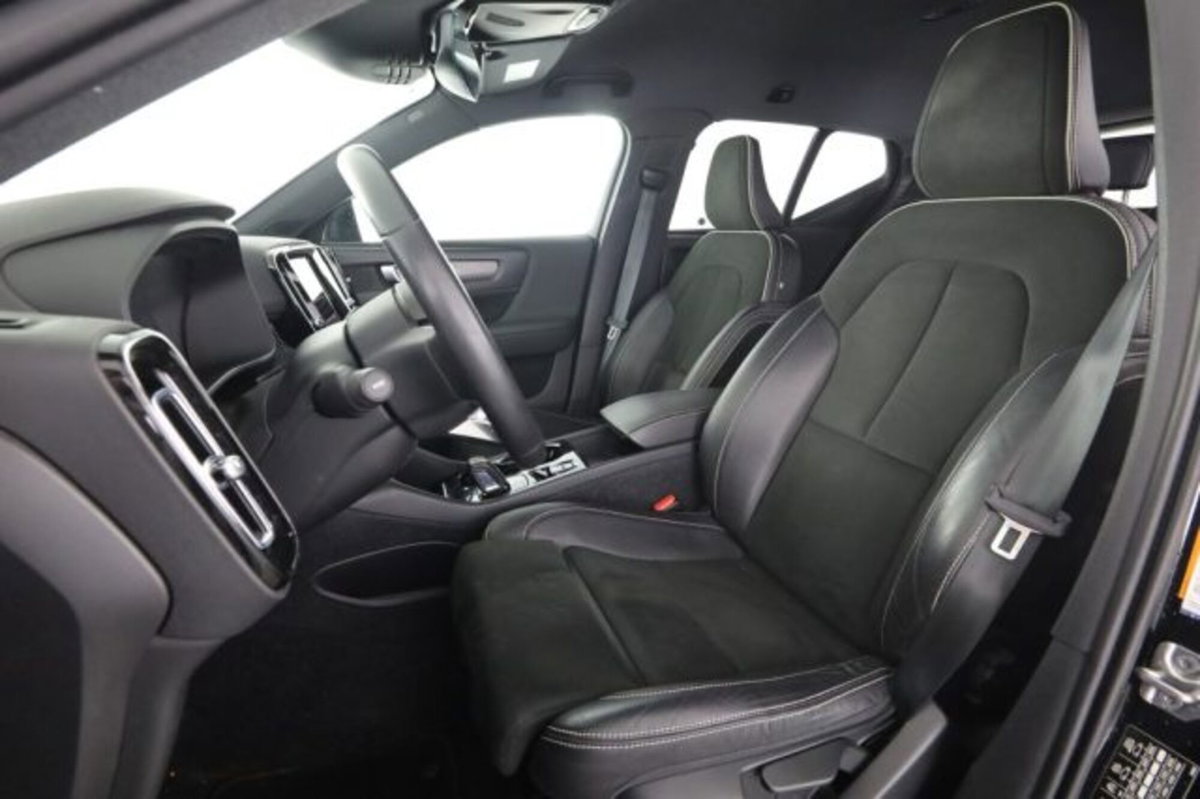 Volvo XC40 T4 Recharge Plug-in Hybrid R-design (2)