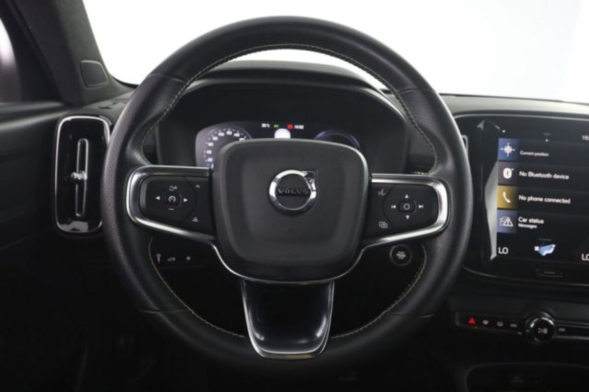 Volvo XC40 T4 Recharge Plug-in Hybrid R-design (5)