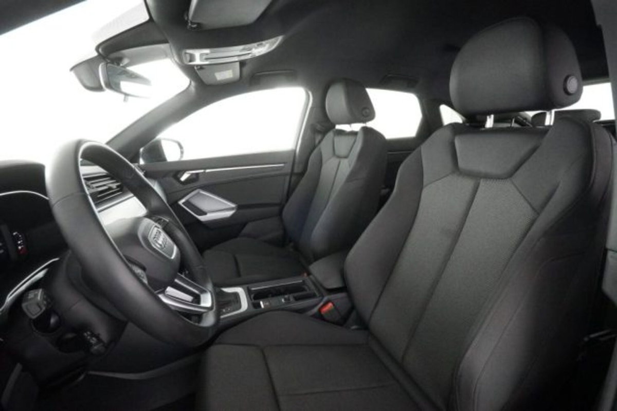 Audi Q3 Sportback 35 2.0 tdi Identity Black s-tronic (2)