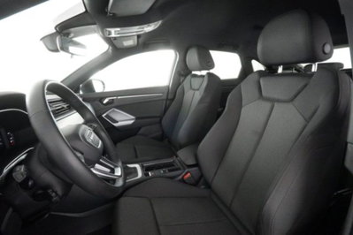 Audi Q3 Sportback 35 2.0 tdi Identity Black s-tronic (2)