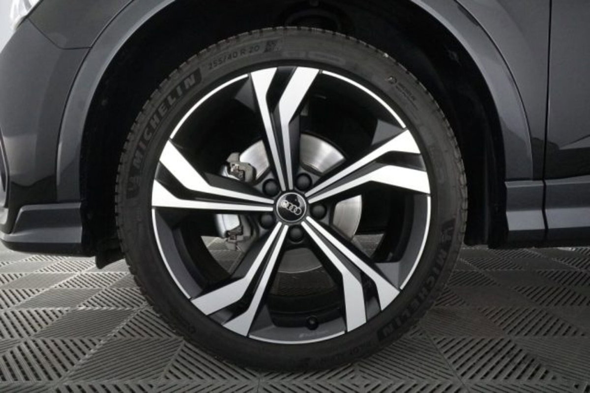 Audi Q3 Sportback 35 2.0 tdi Identity Black s-tronic (8)