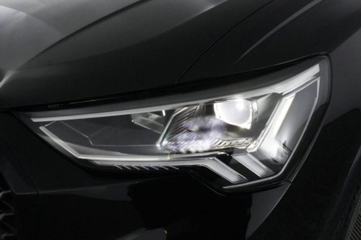 Audi Q3 Sportback 35 2.0 tdi Identity Black s-tronic (9)