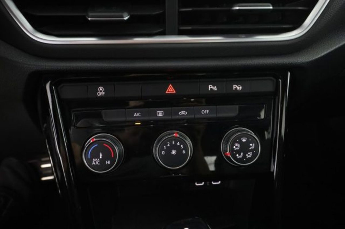 Volkswagen T-Roc 1.5 tsi R-Line dsg (13)