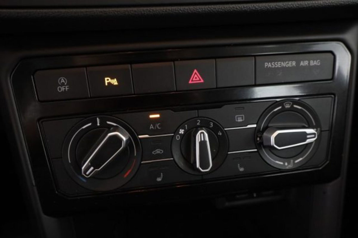 Volkswagen T-Cross 1.0 TSI Style BMT (10)