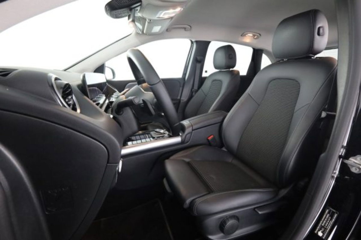Mercedes-Benz CLA Shooting Brake 180 d Automatic Shooting Brake Sport (2)