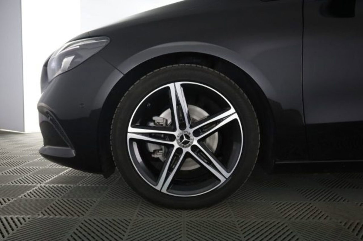 Mercedes-Benz CLA Shooting Brake 180 d Automatic Shooting Brake Sport (8)