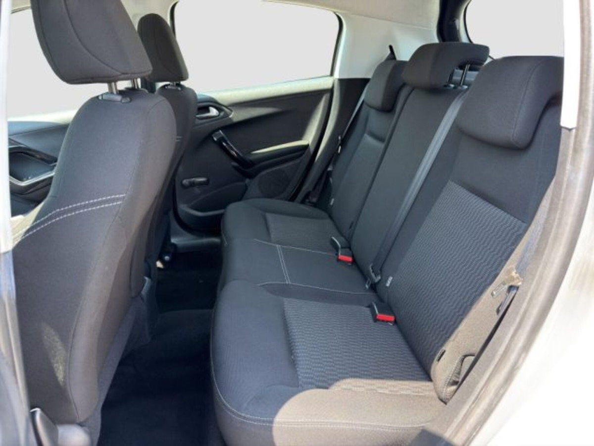 Peugeot 208 75 5 porte Active (11)