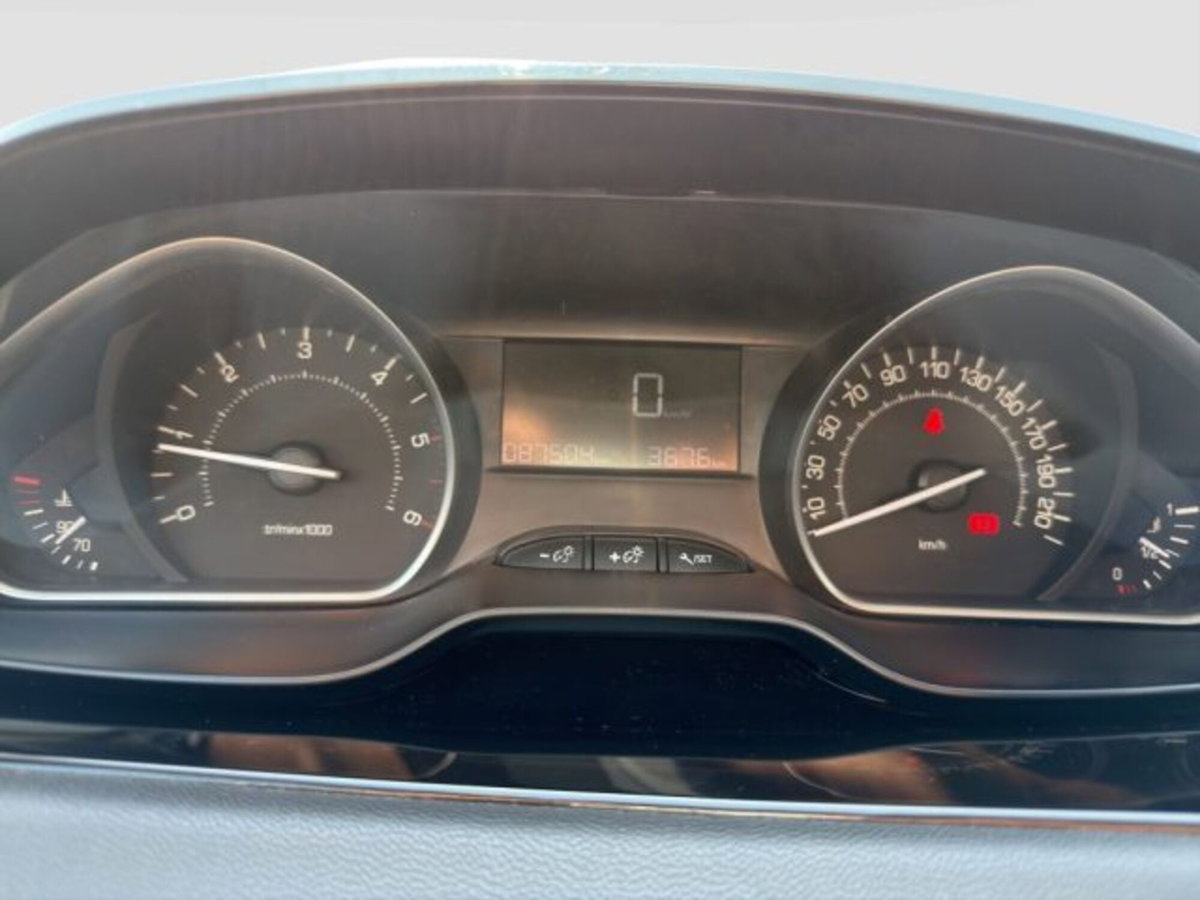 Peugeot 208 75 5 porte Active (15)
