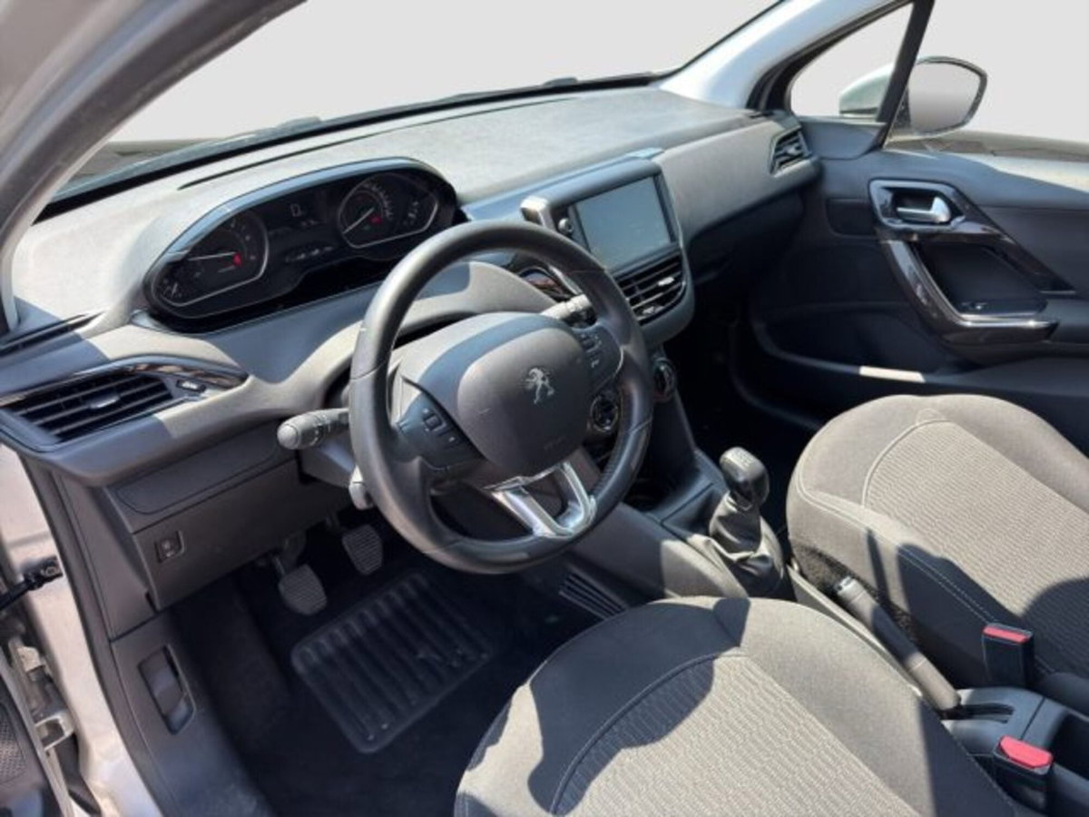Peugeot 208 75 5 porte Active (9)