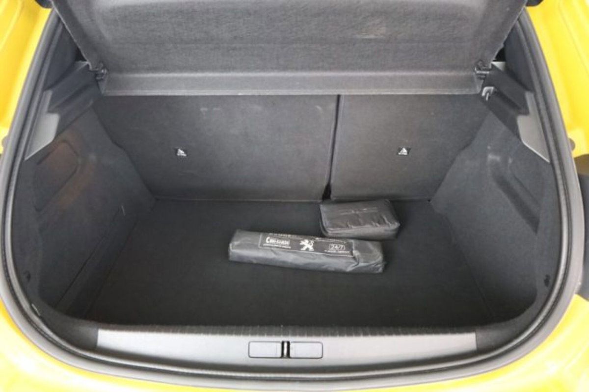Peugeot 208 PureTech 130 Stop&Start EAT8 5 porte GT Line (6)