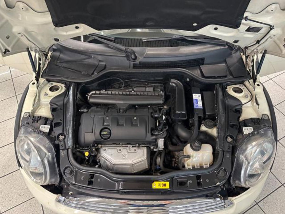 MINI Mini 1.6 16V One (55kW) (6)