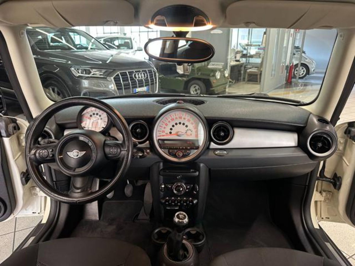 MINI Mini 1.6 16V One (55kW) (8)