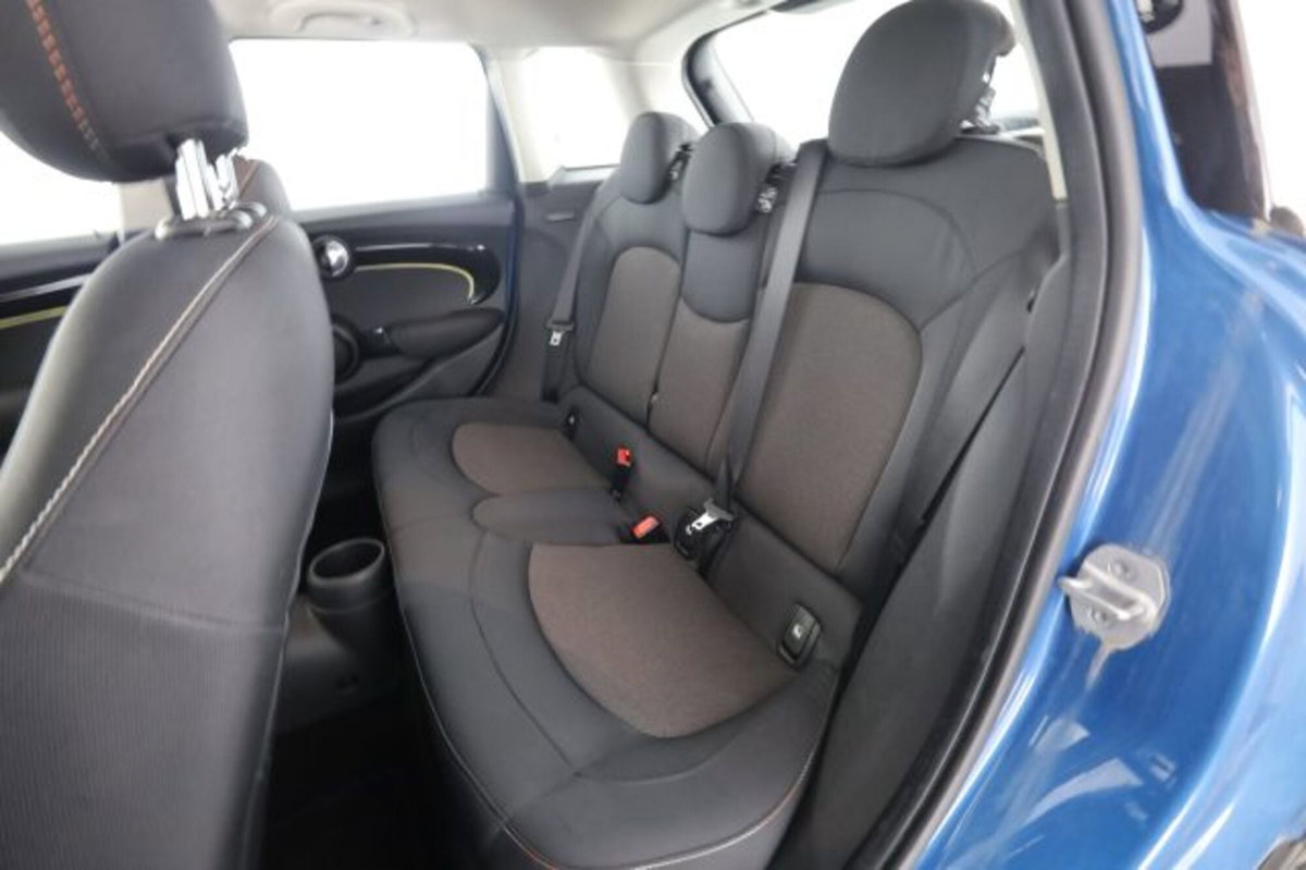 MINI Mini 1.5 Cooper Classic 5 porte (3)