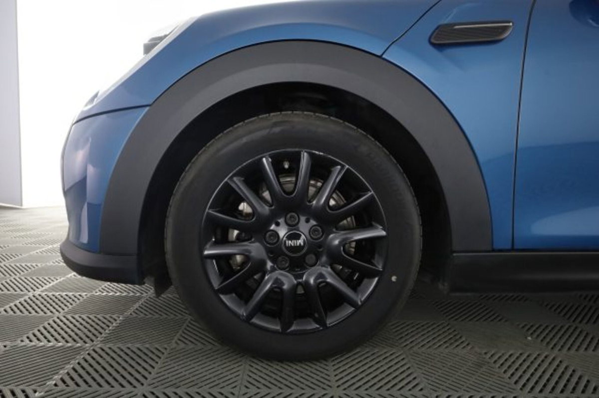 MINI Mini 1.5 Cooper Classic 5 porte (8)