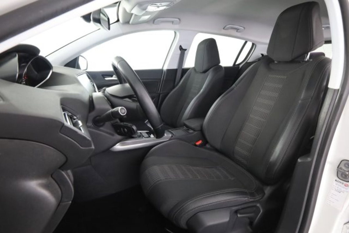 Peugeot 308 BlueHDi 120 S&S EAT6 Allure (2)