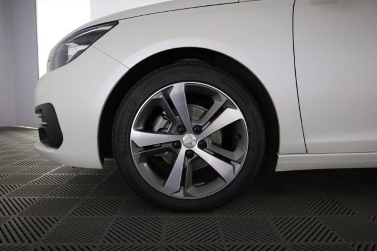 Peugeot 308 BlueHDi 120 S&S EAT6 Allure (8)