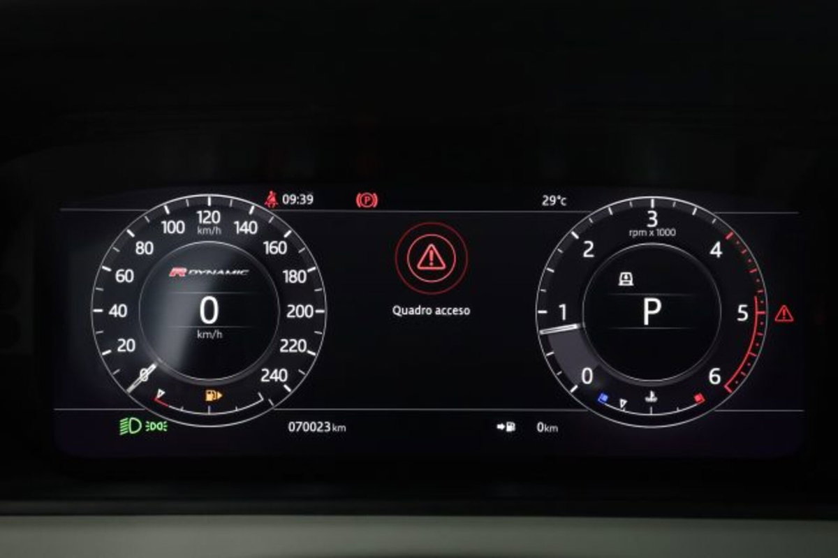 Land Rover Range Rover Velar 2.0D I4 240 CV R-Dynamic S (7)