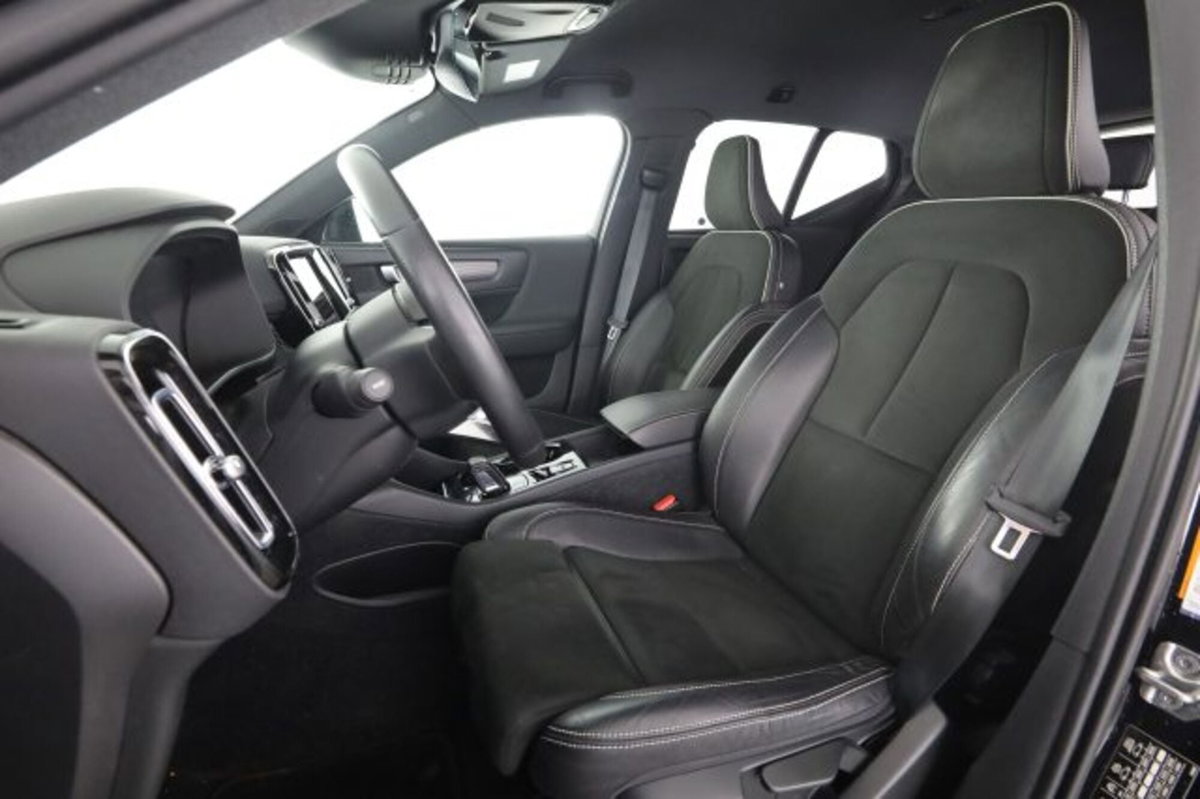 Volvo XC40 T4 Recharge Plug-in Hybrid R-design (2)