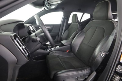 Volvo XC40 T4 Recharge Plug-in Hybrid R-design (2)