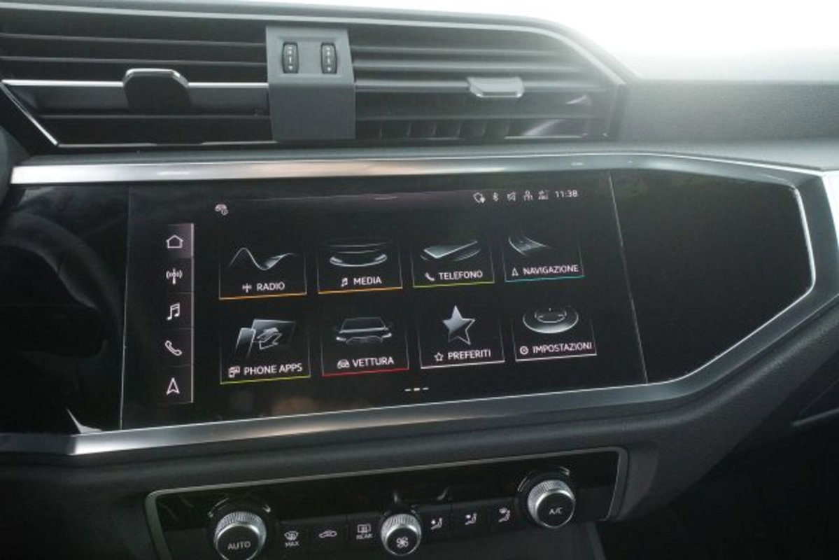 Audi Q3 Sportback 35 2.0 tdi Identity Black s-tronic (11)