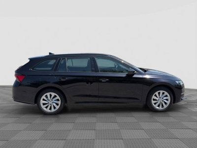 Skoda Octavia Station Wagon 2.0 tdi Executive 150cv dsg (6)
