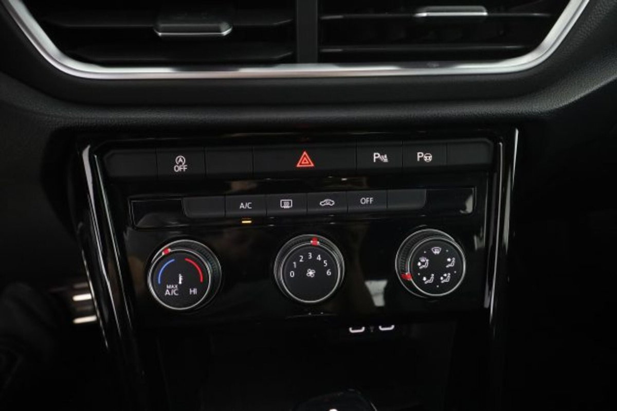 Volkswagen T-Roc 1.5 tsi R-Line dsg (13)
