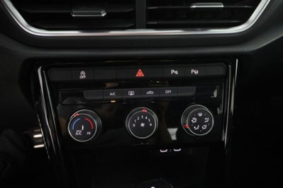 Volkswagen T-Roc 1.5 tsi R-Line dsg (13)