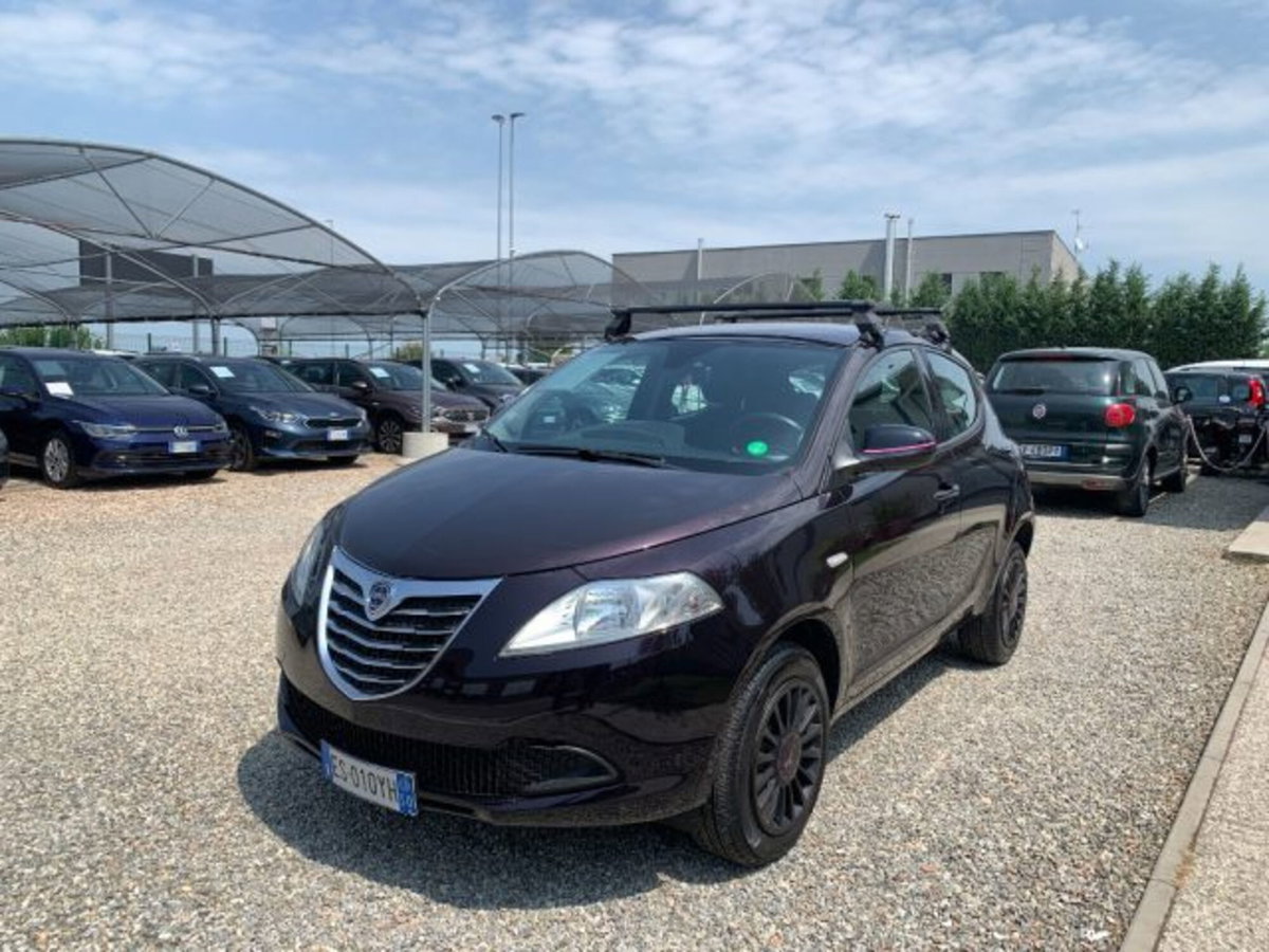 Lancia Ypsilon 0.9 TwinAir 85 CV 5 porte Metano Ecochic Gold