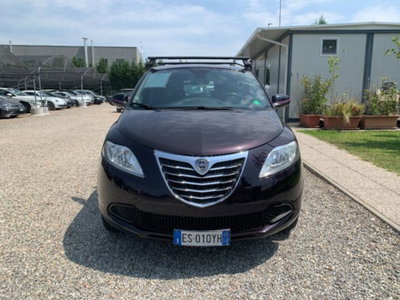 Lancia Ypsilon 0.9 TwinAir 85 CV 5 porte Metano Ecochic Gold (2)