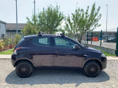 Lancia Ypsilon 0.9 TwinAir 85 CV 5 porte Metano Ecochic Gold (4)