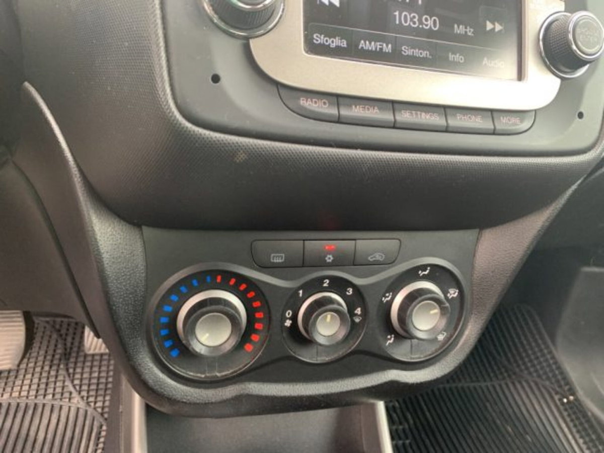 Alfa Romeo MiTo 1.3 JTDm 85 CV S&S Progression (13)