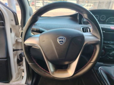 Lancia Ypsilon 1.2 69 CV 5 porte Elefantino (11)