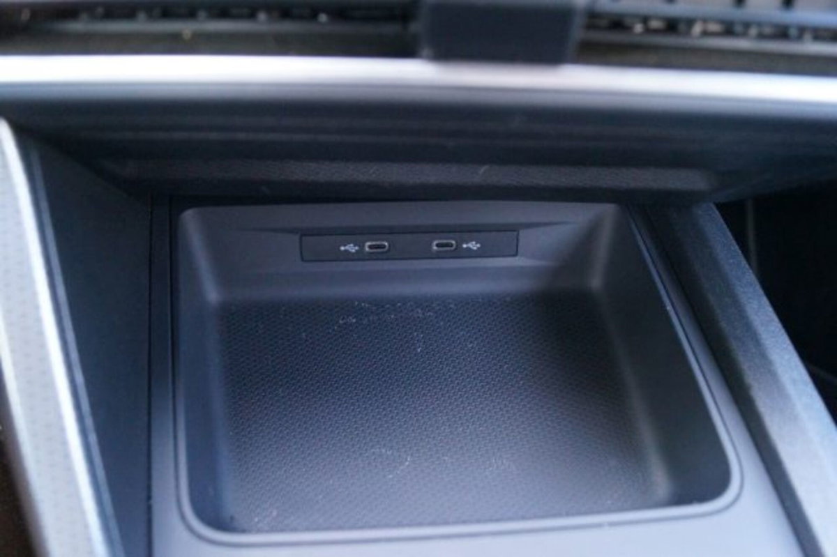 SEAT Leon ST Sportstourer 2.0 tdi Style 116cv (14)