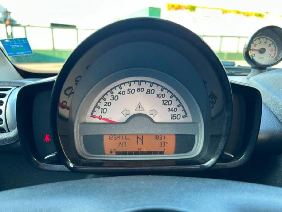 smart Fortwo 1000 52 kW MHD coupé passion (12)