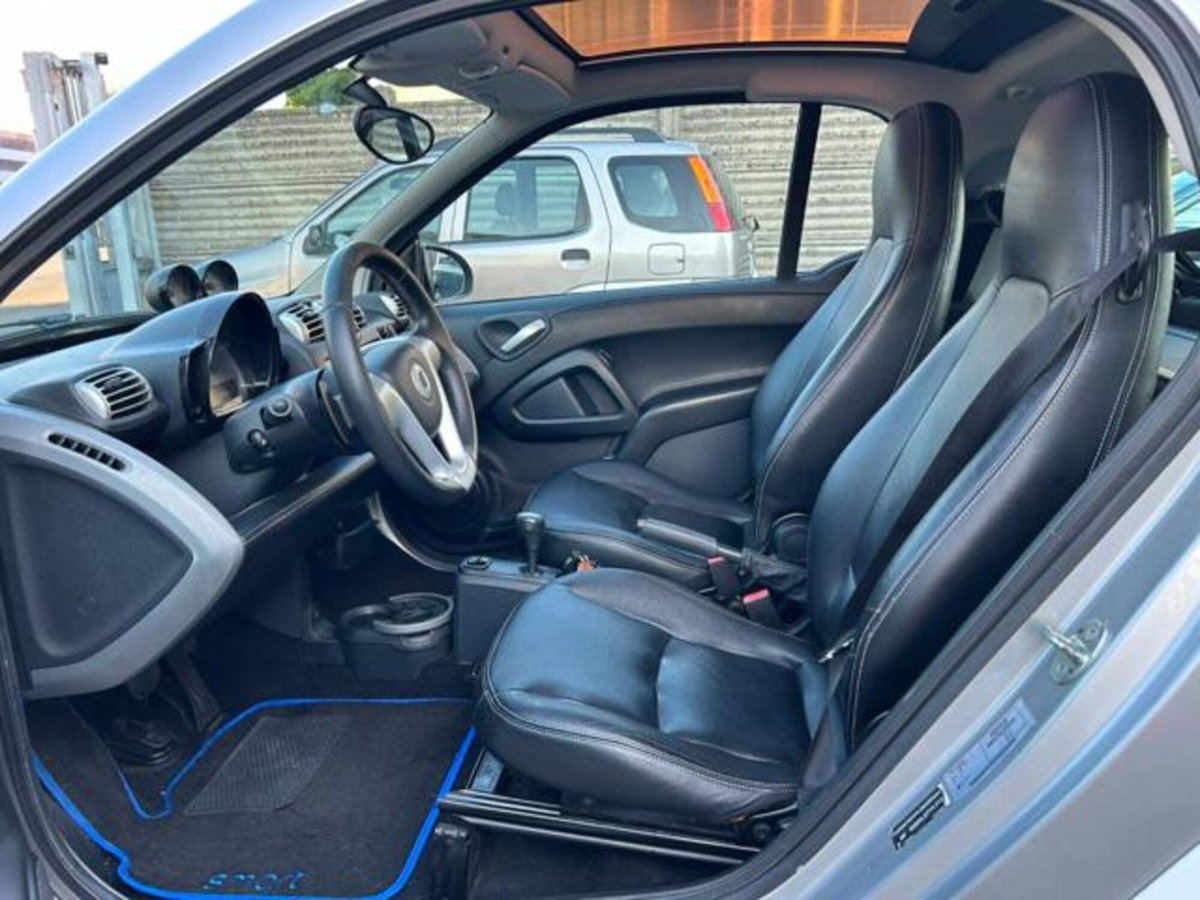 smart Fortwo 1000 52 kW MHD coupé passion (7)