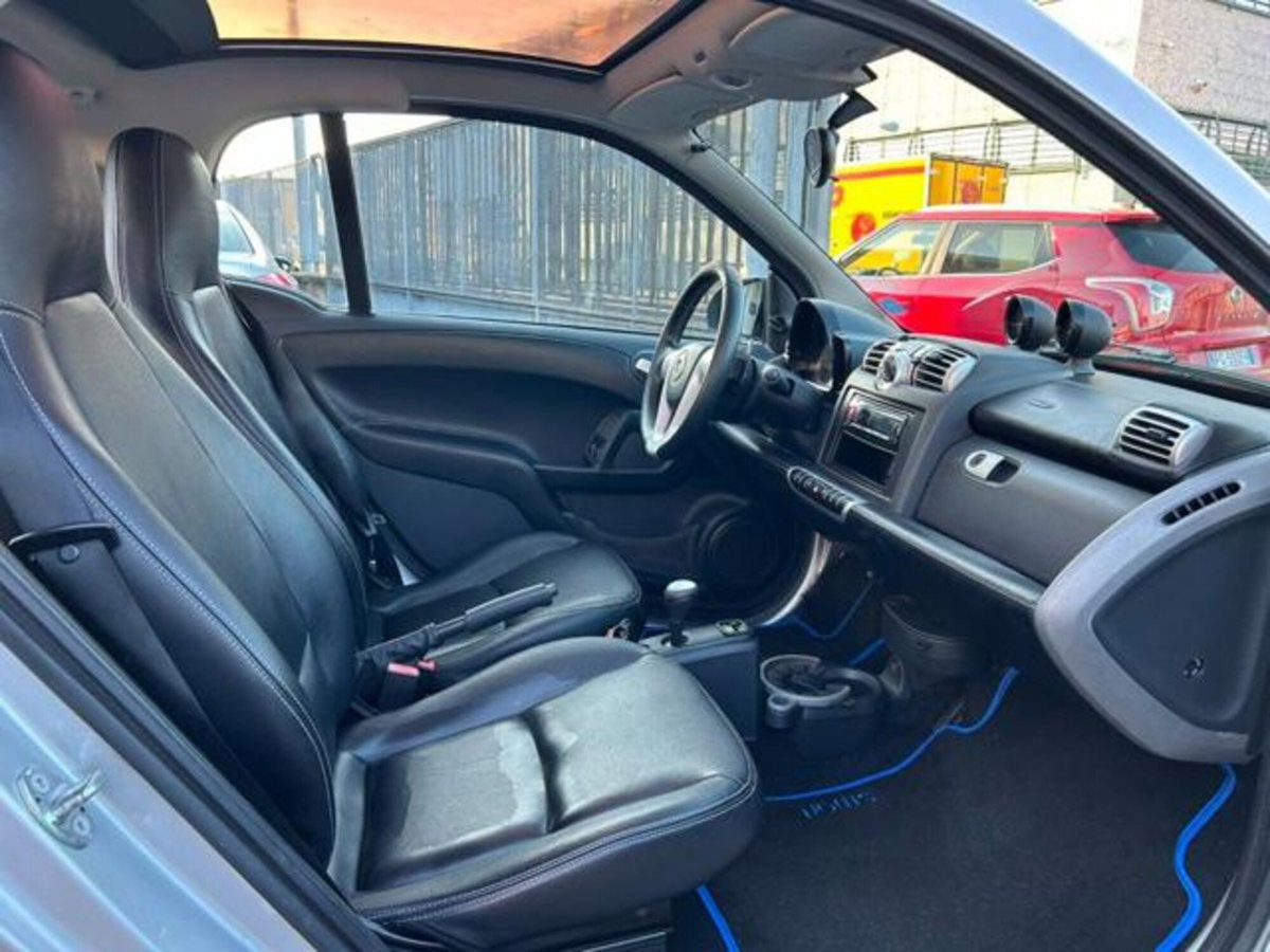 smart Fortwo 1000 52 kW MHD coupé passion (9)