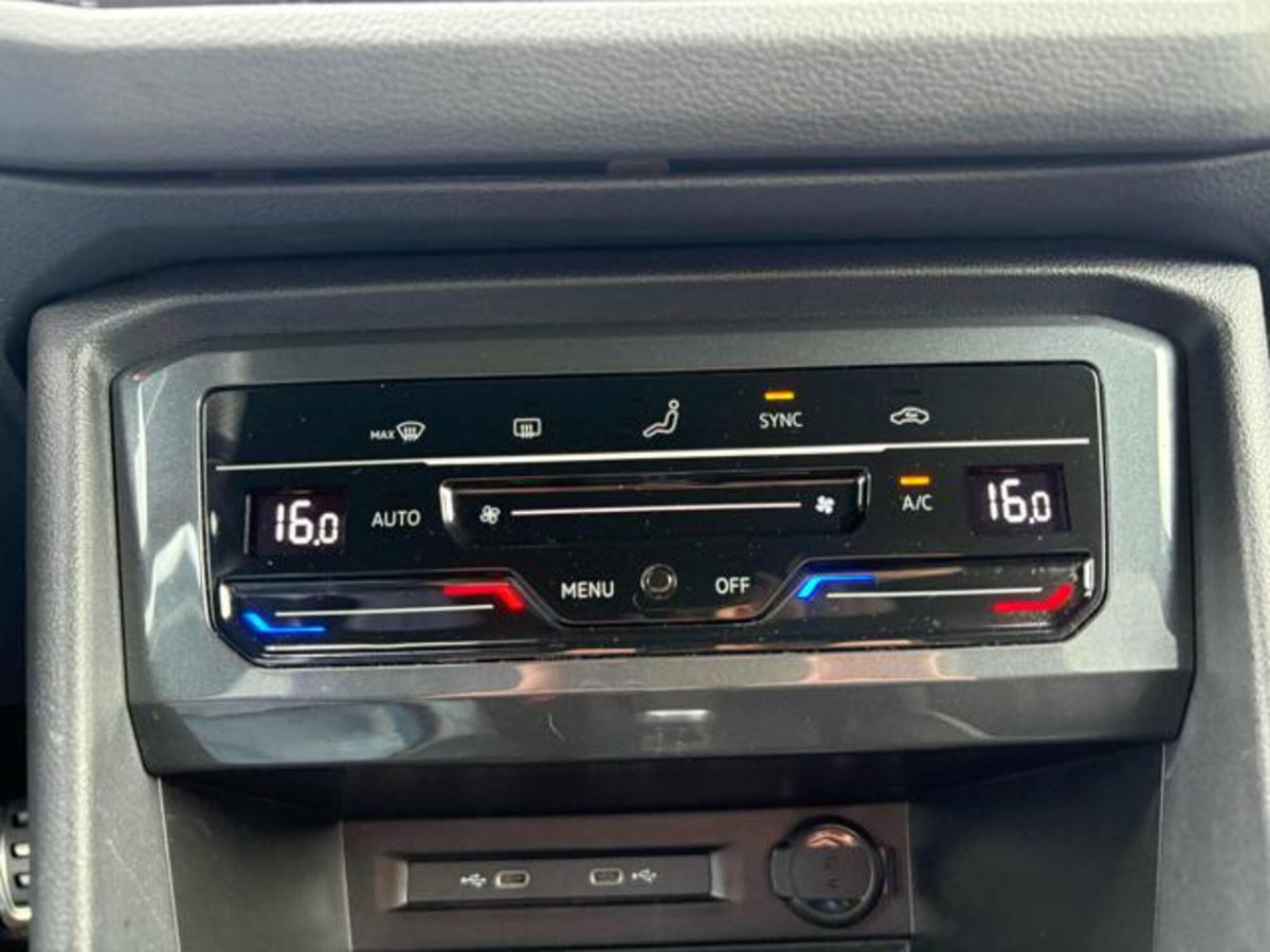 Volkswagen Tiguan 2.0 tdi R-Line 150cv dsg (17)