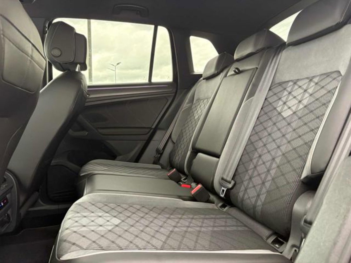Volkswagen Tiguan 2.0 tdi R-Line 150cv dsg (19)