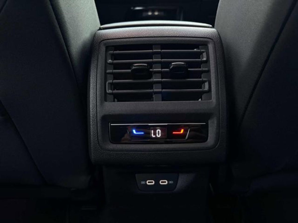 Volkswagen Golf Variant 2.0 TDI SCR DSG Style (15)