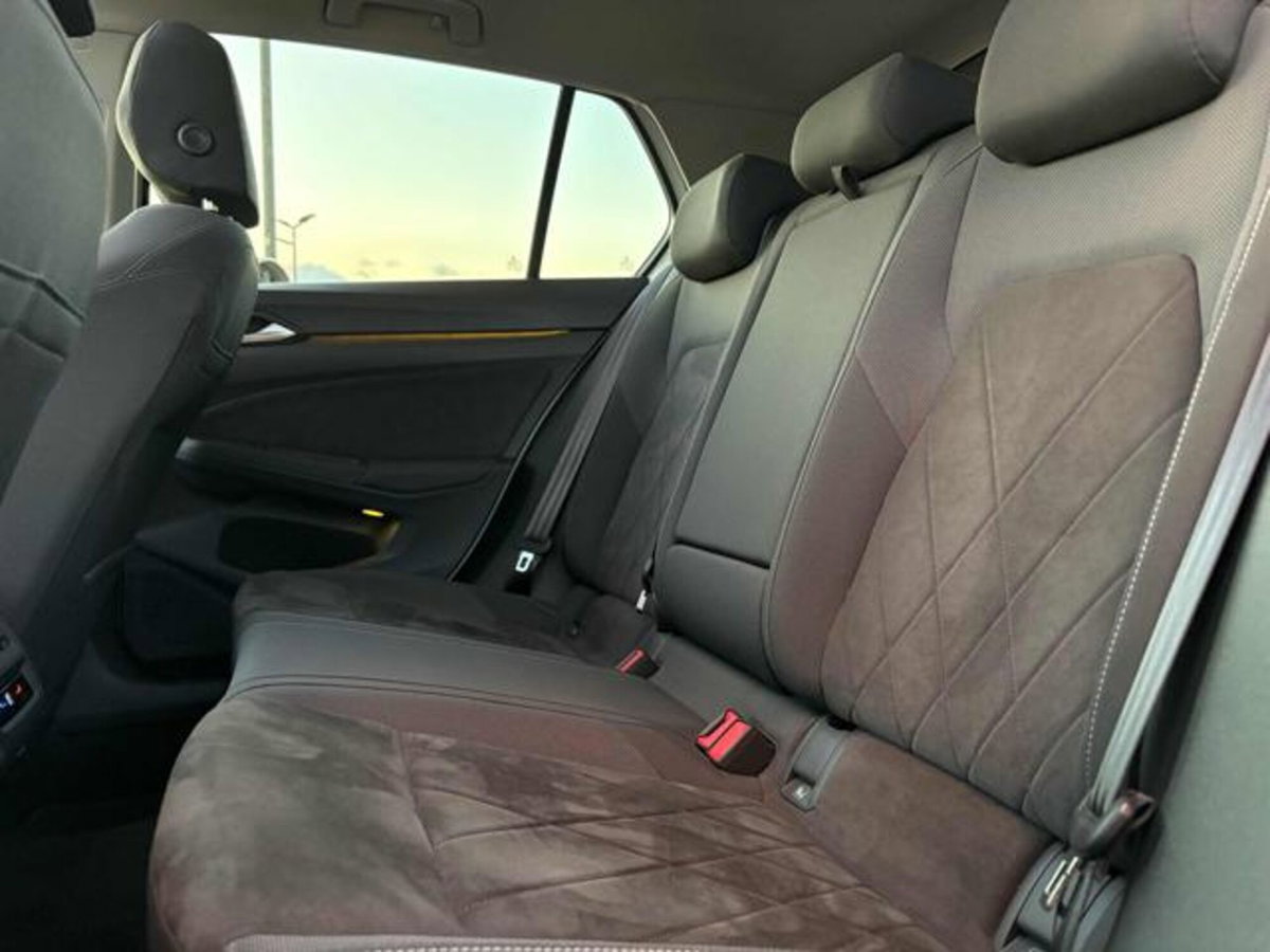 Volkswagen Golf Variant 2.0 TDI SCR DSG Style (17)