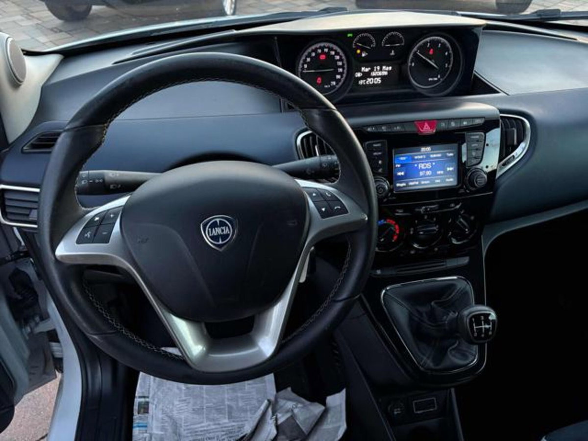 Lancia Ypsilon 1.3 MJT 16V 95 CV 5 porte S&S Mya (11)