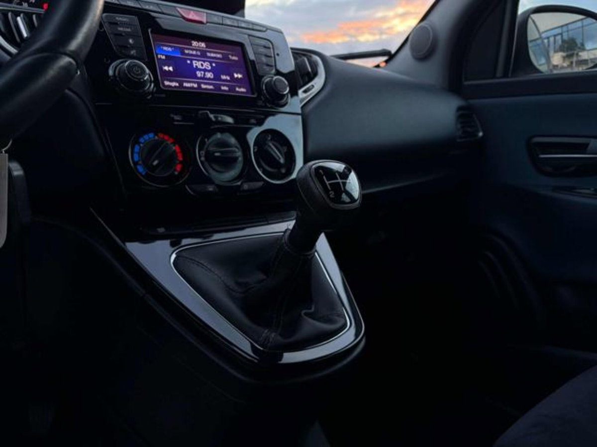 Lancia Ypsilon 1.3 MJT 16V 95 CV 5 porte S&S Mya (12)