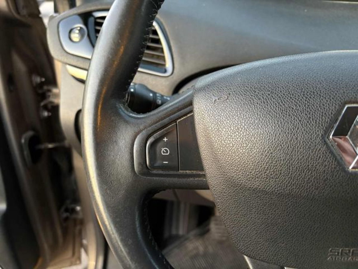 Renault Scenic E-Tech Electric 1.5 dCi 110CV Luxe (12)