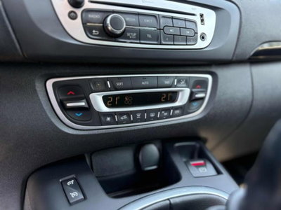 Renault Scenic E-Tech Electric 1.5 dCi 110CV Attractive (11)