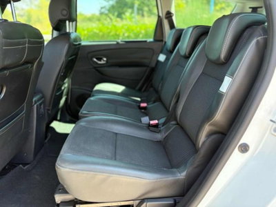Renault Scenic E-Tech Electric 1.5 dCi 110CV Attractive (6)